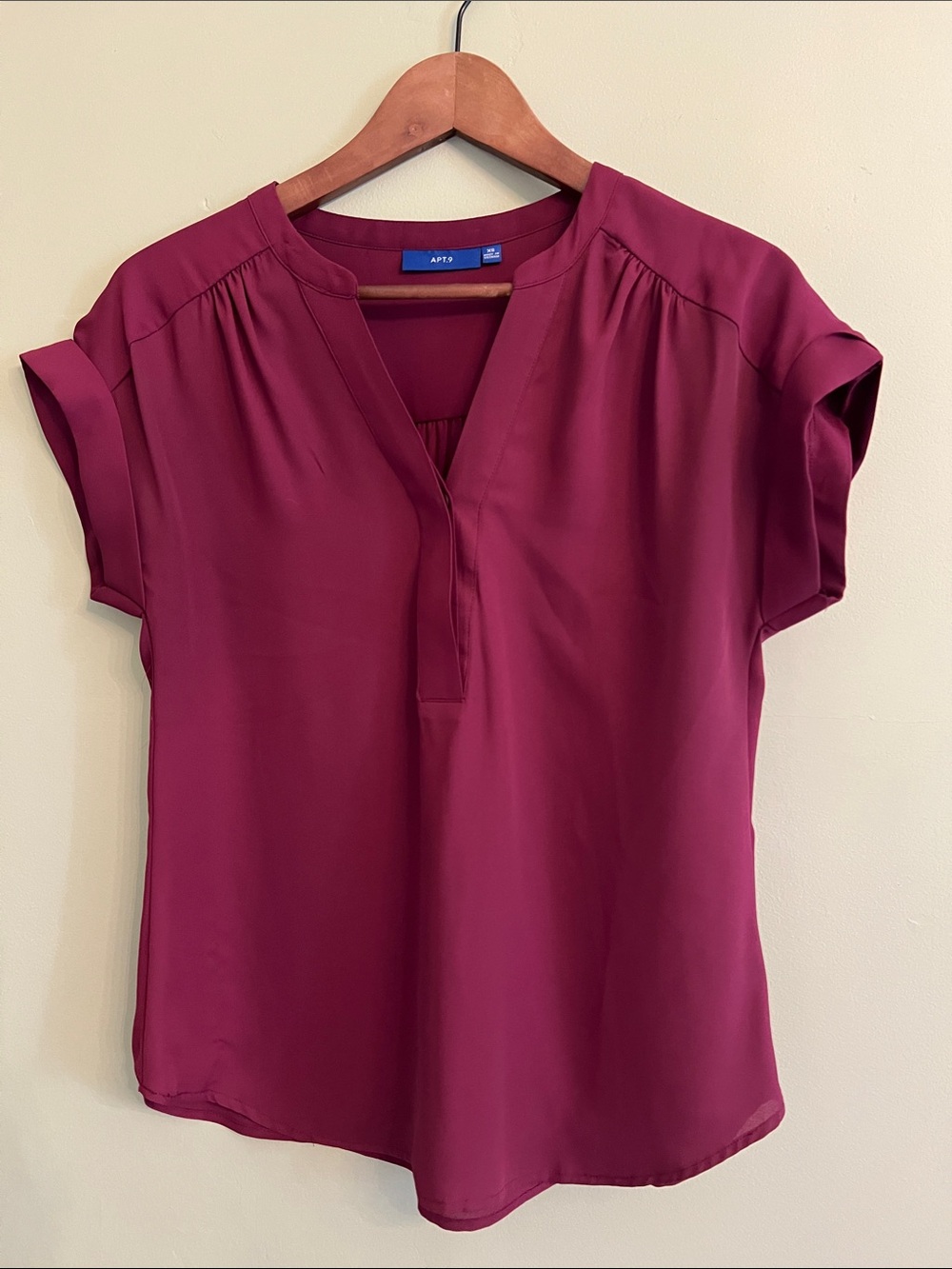 Apt. 9 Burgundy Split V-Neck Short Sleeve Blouse
